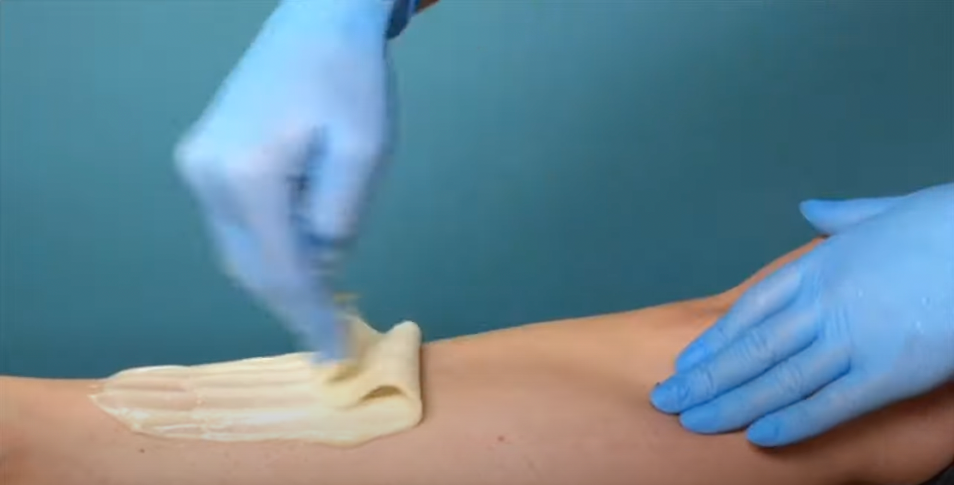 Watch a video about how to properly flick sugar paste